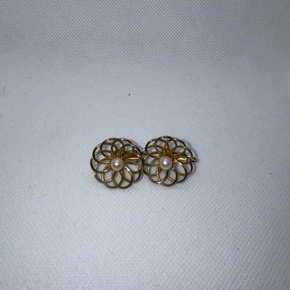3 Vintage Geometric Earrings - Picture 6 of 9
